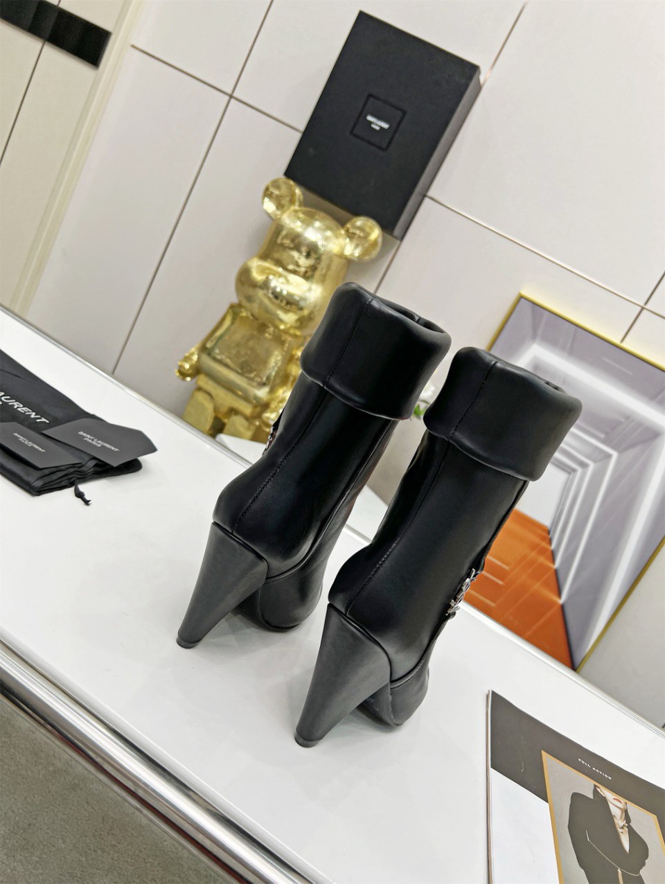 Replica Saint Laurent Niki Ankle Boots In Black Leather