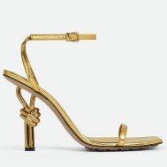 Bottega Veneta Knot Sandals 90mm in Gold Leather